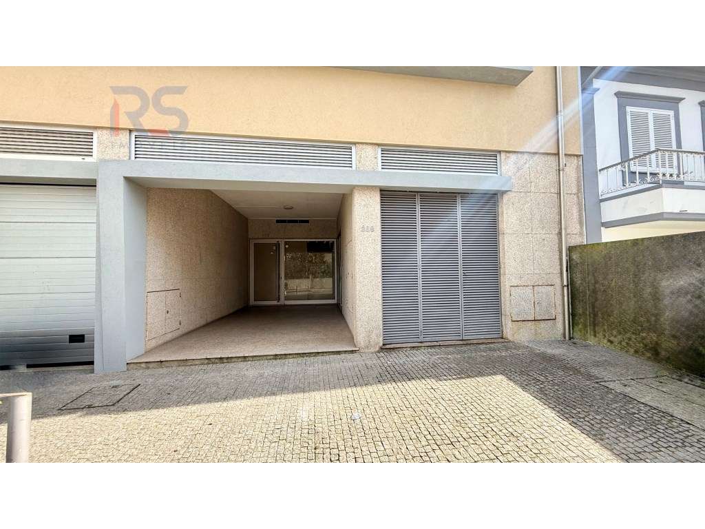 Loja rotunda lavrador Maia - Grande imagem: 3/24