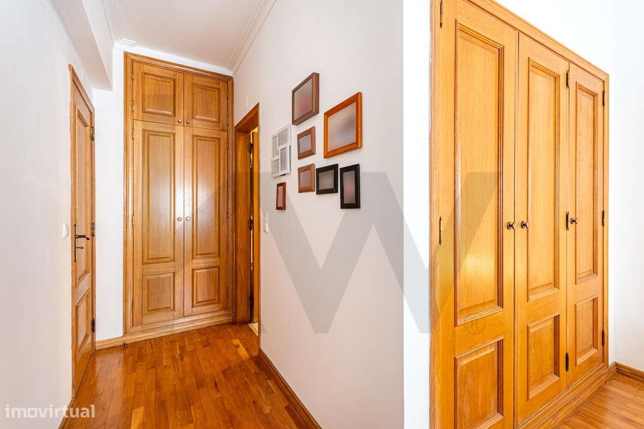 EXCELENTE T3 | PARCIALMENTE RENOVADO | QUINTA GRANDE - Av. dos Moinhos-16