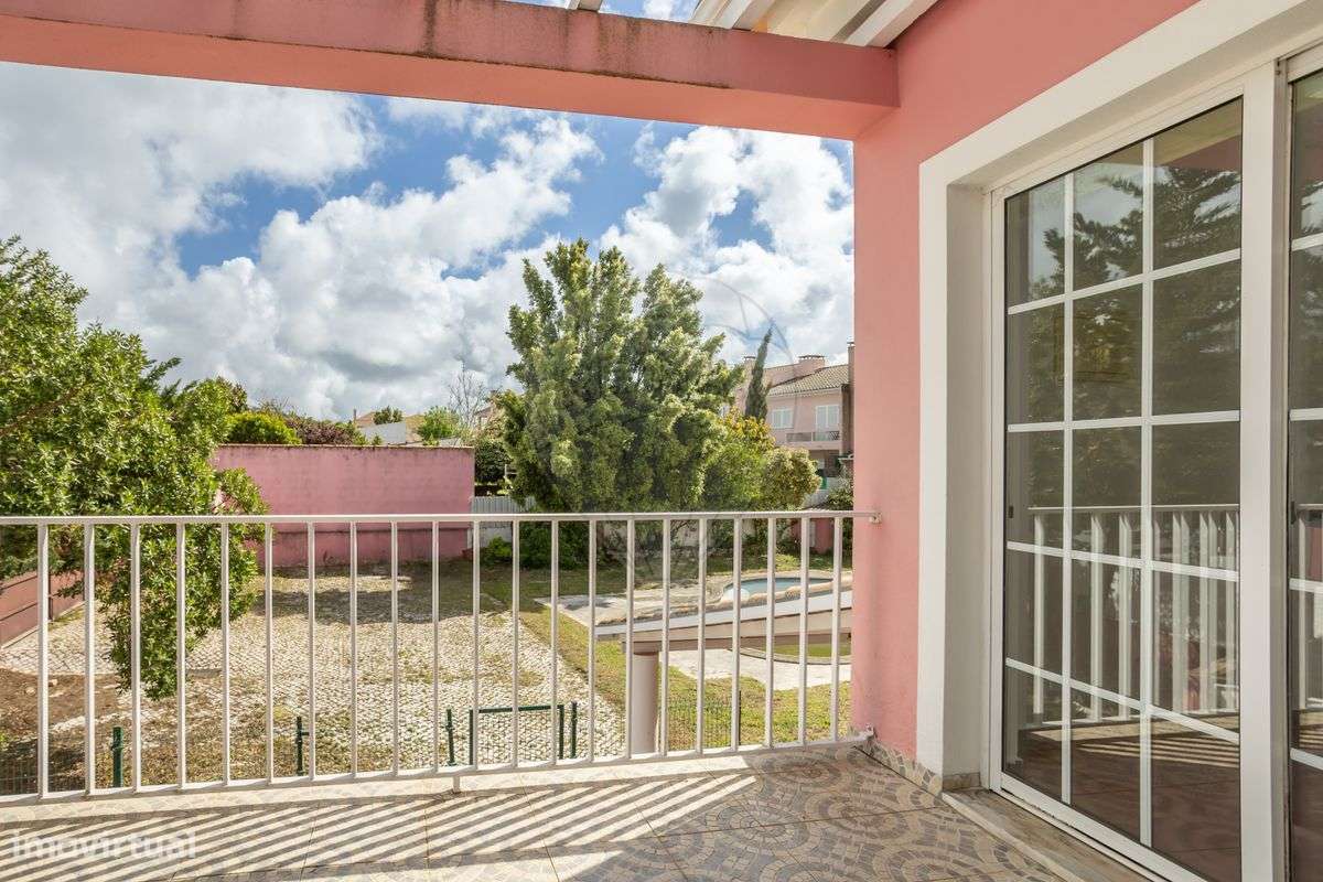 Moradia T4 em Quinta do Anjo-37