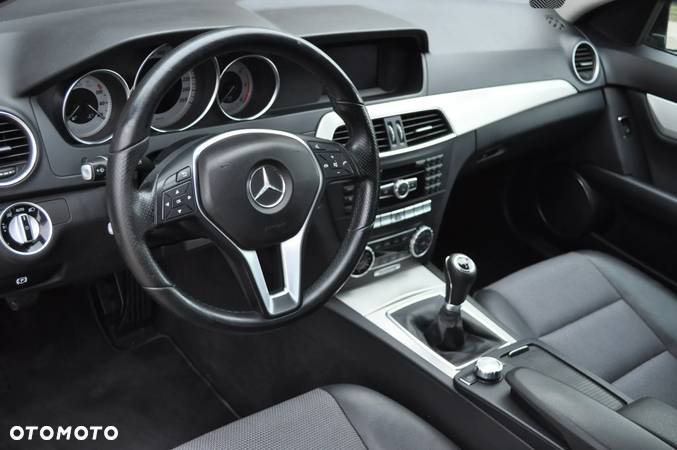 Mercedes-Benz Klasa C 200 CDI BlueEff Avantgarde - 35