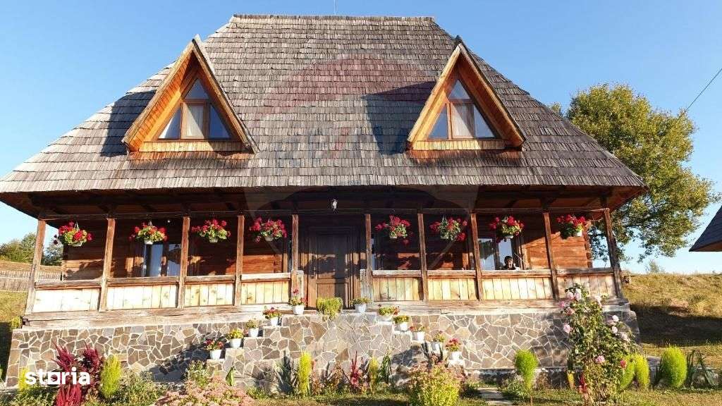 Casă stil maramuresan 4 cam, 4 bai, teren 1500mp, Maramures-0