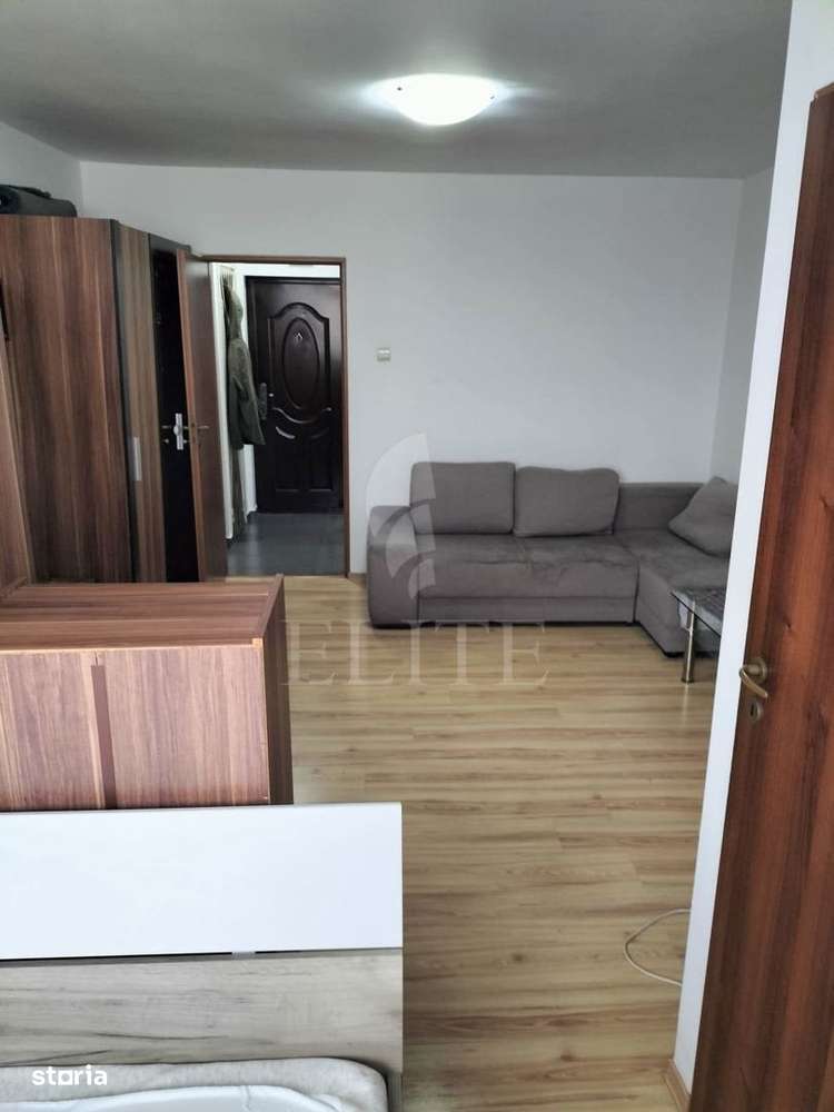 Garsoniera în zona COMPLEX  MERCUR - Imagine principală: 3/7