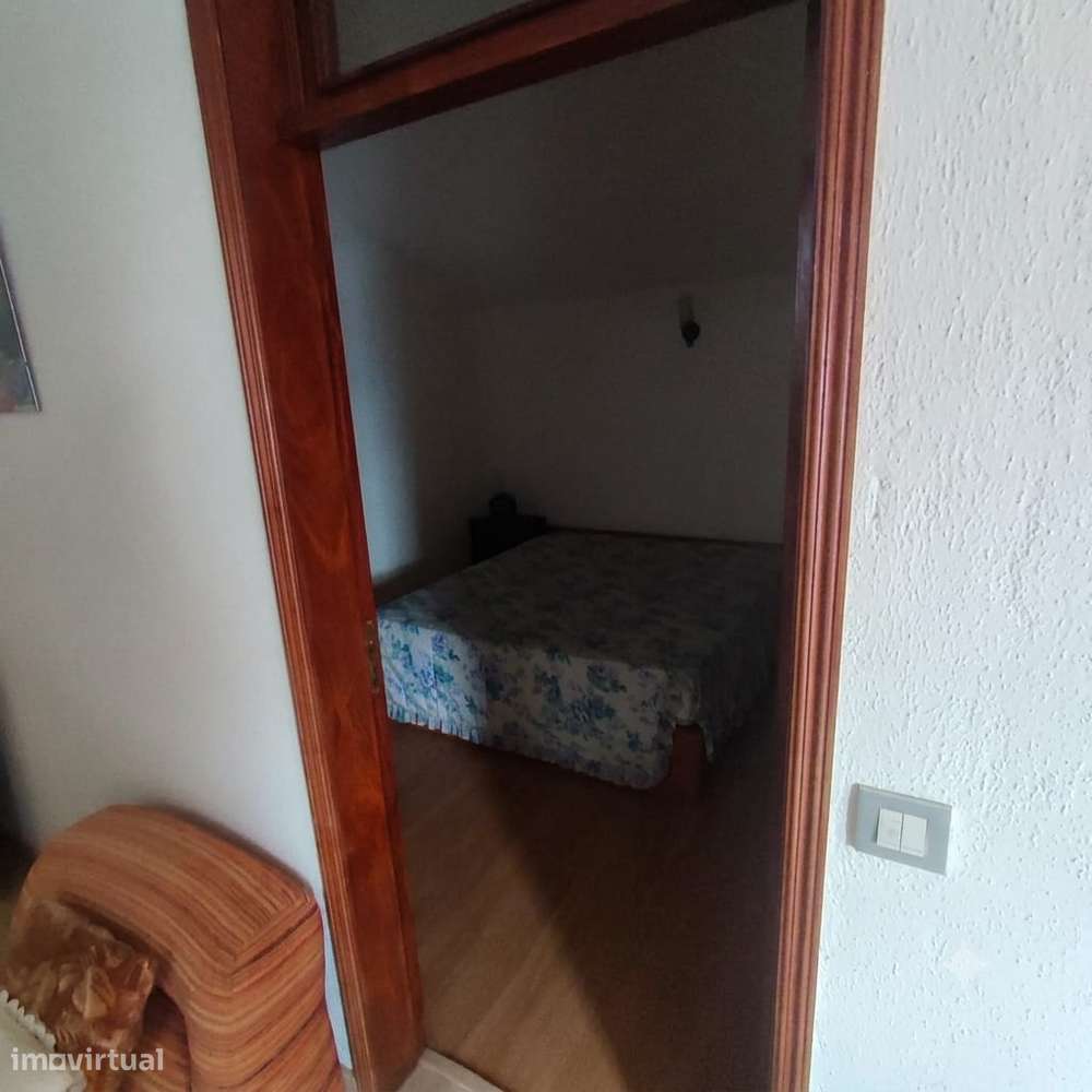 Apartamento T2 com terraço, varanda e 3 casas de banho-39