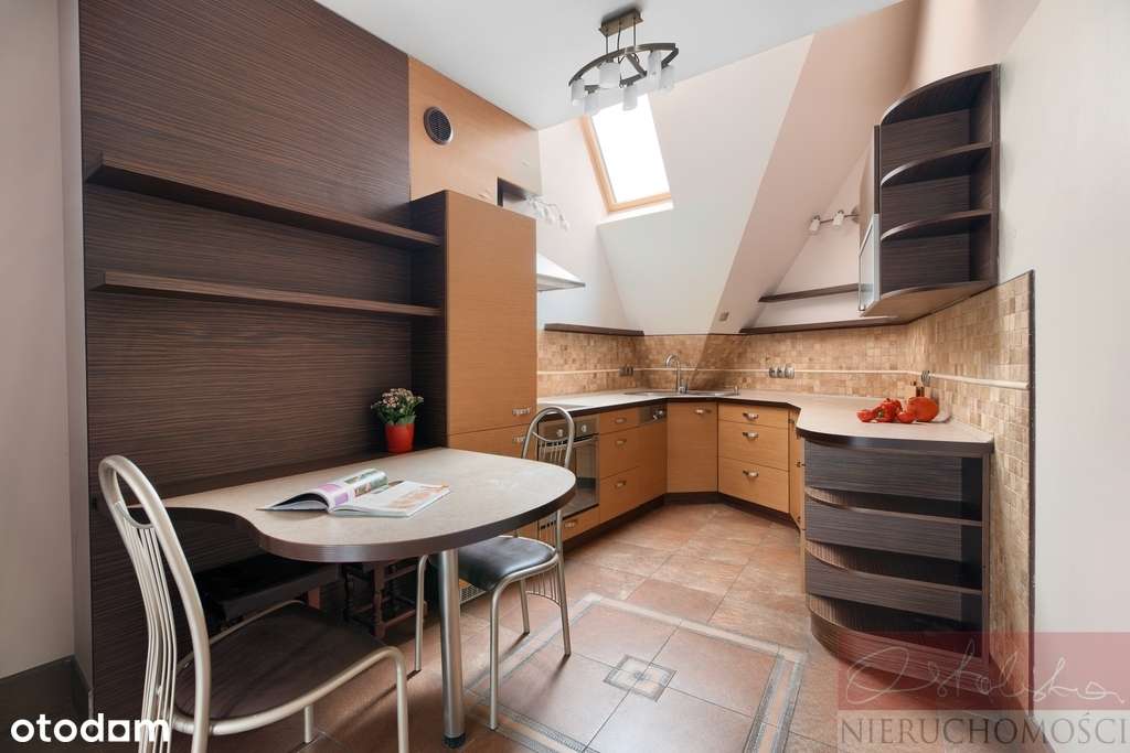 Z dużym tarasem z widokiem w super lokalizacji-5