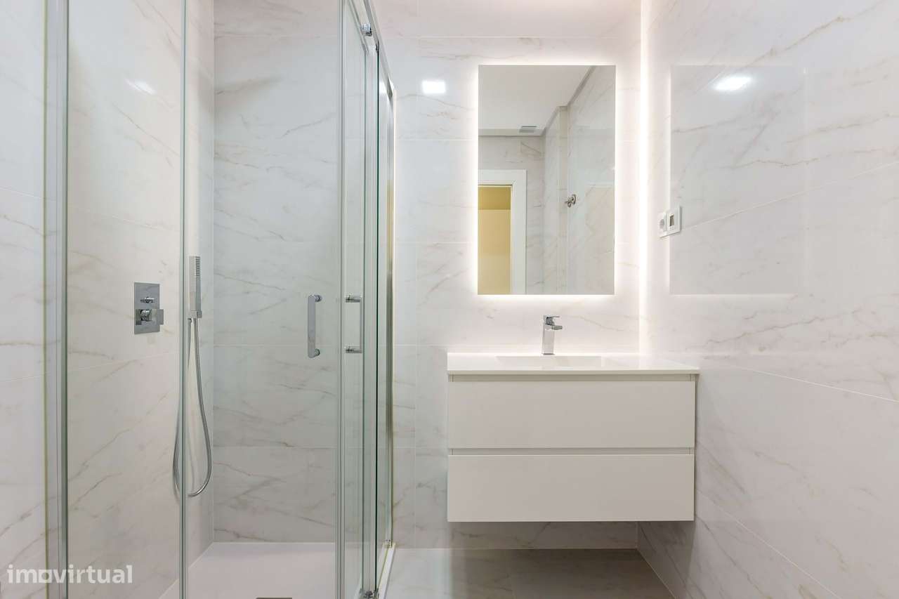 T3 Famões | Varandas | Piscina | Garagem-8
