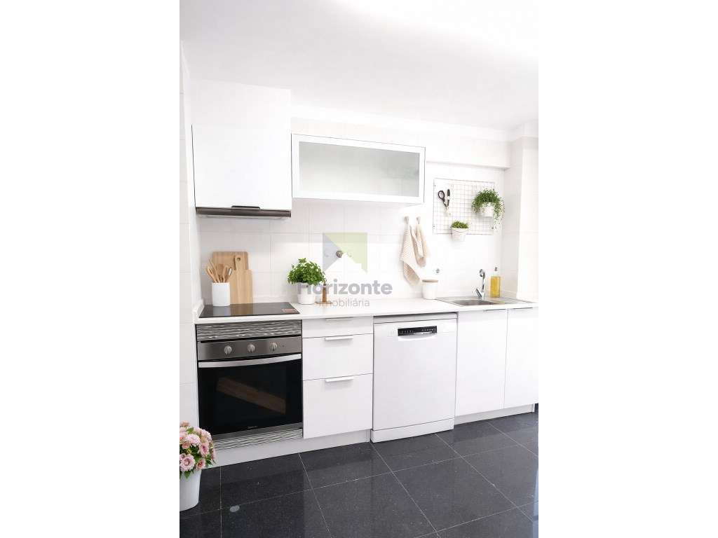 Apartamento T3 com Excelentes Áreas e Luminosidade - Campo Grande - Grande imagem: 3/22