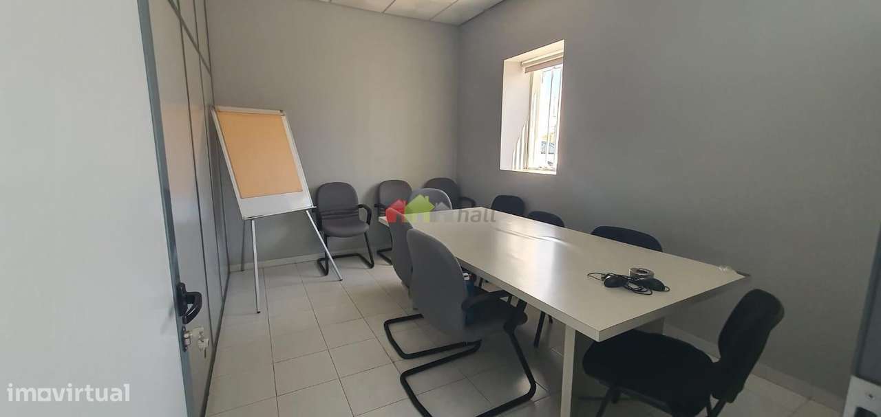 Armazém com grande potencial no Montijo | Sarilhos Grandes - Grande imagem: 5/17