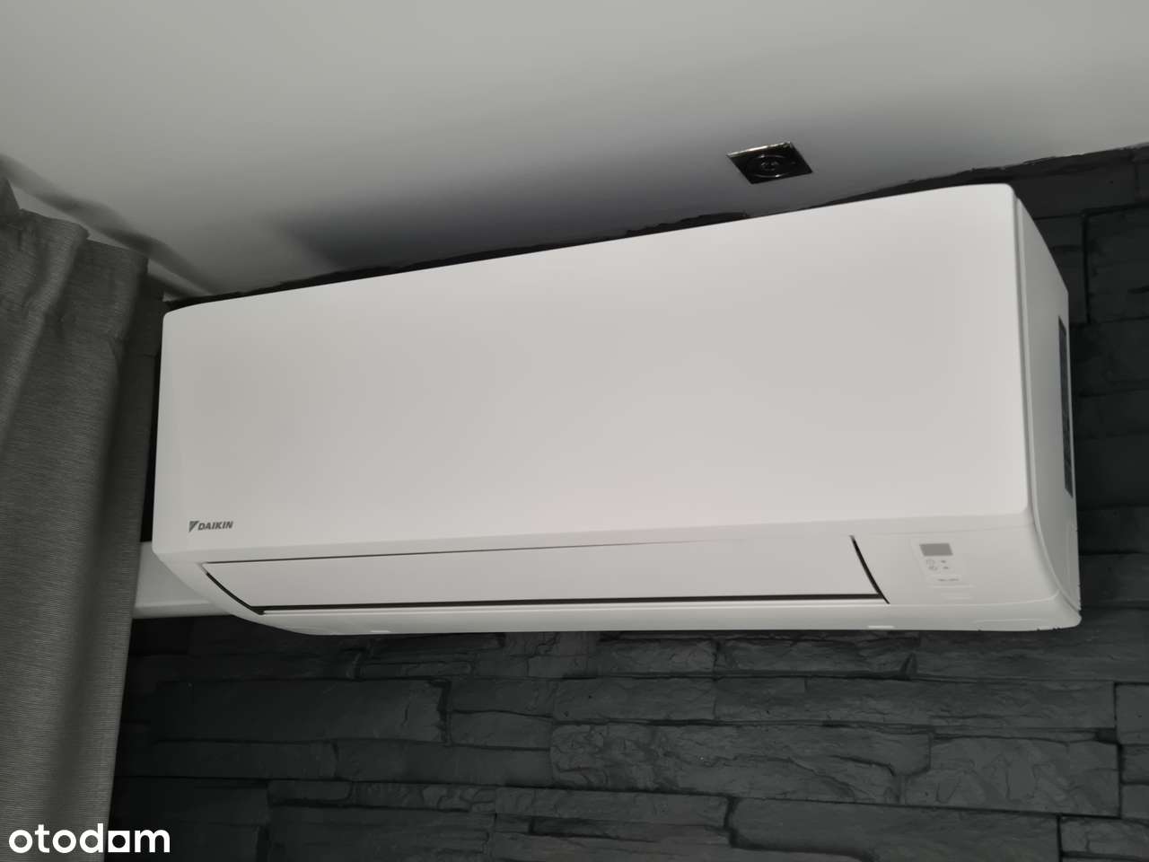 Przestronne mieszkanie z widokiem.W całości odmalowane,z klimatyzacją! - Pełny obrazek: 4/20