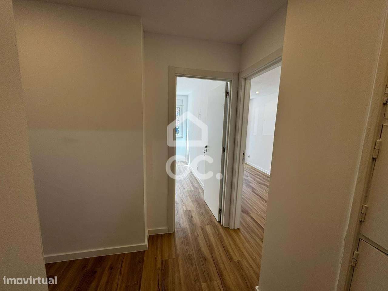 Apartamento T2 Renovado na Quinta do Mendes em Odivelas-17