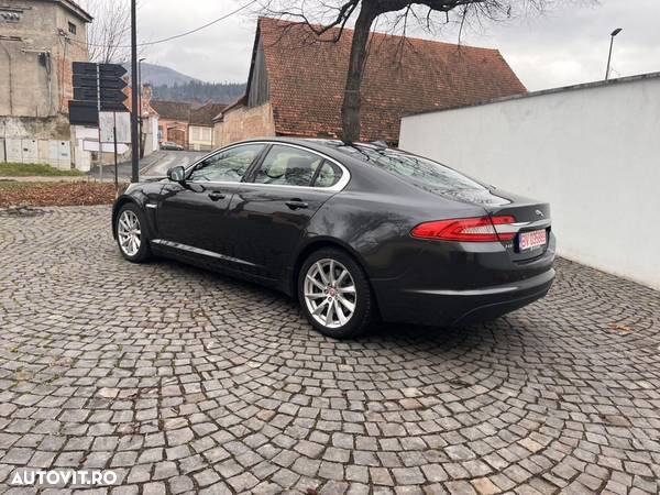 Jaguar XF 2.2D Luxury - 5