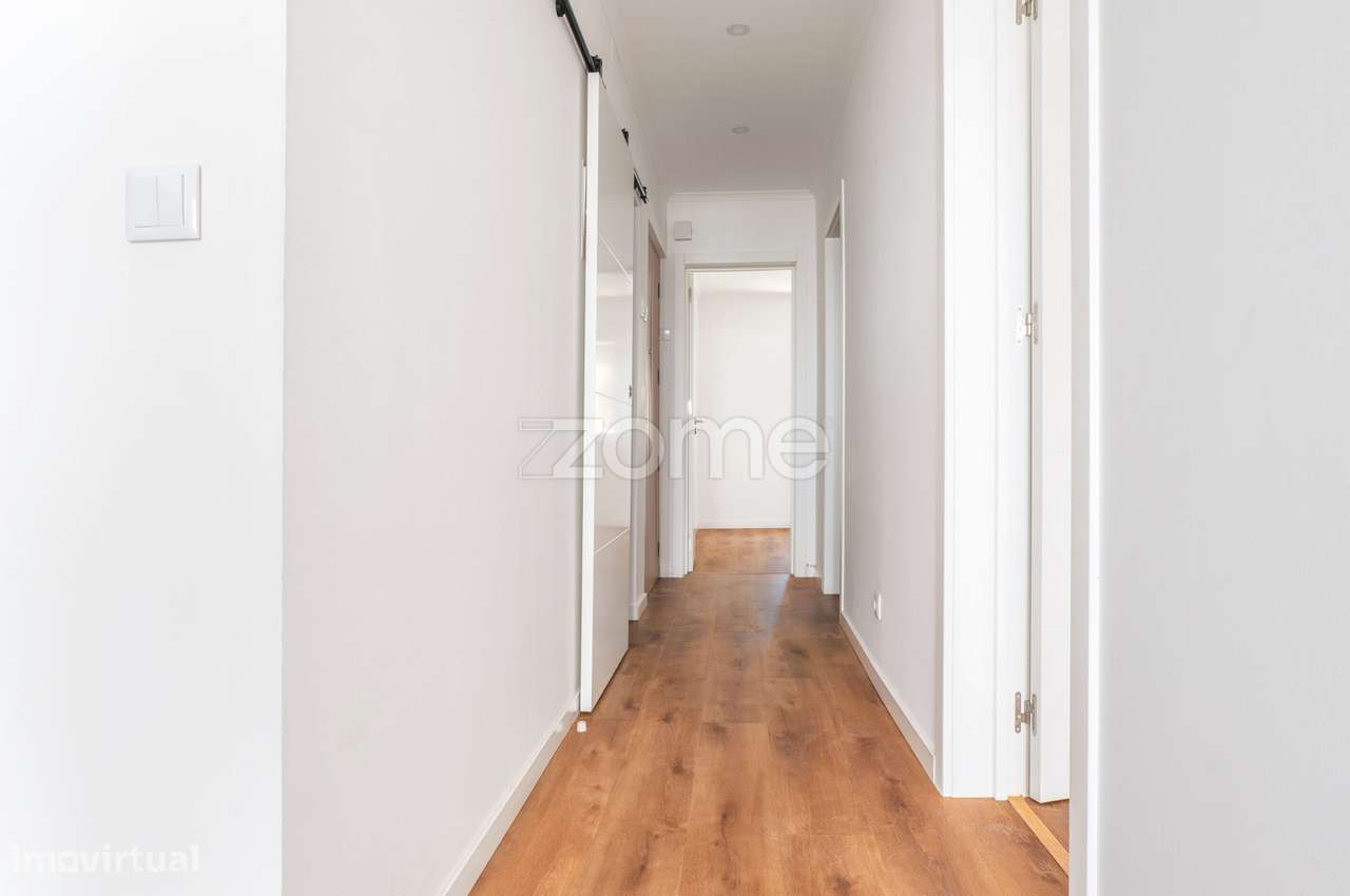 Apartamento T1+1 Baixa da Banheira-16