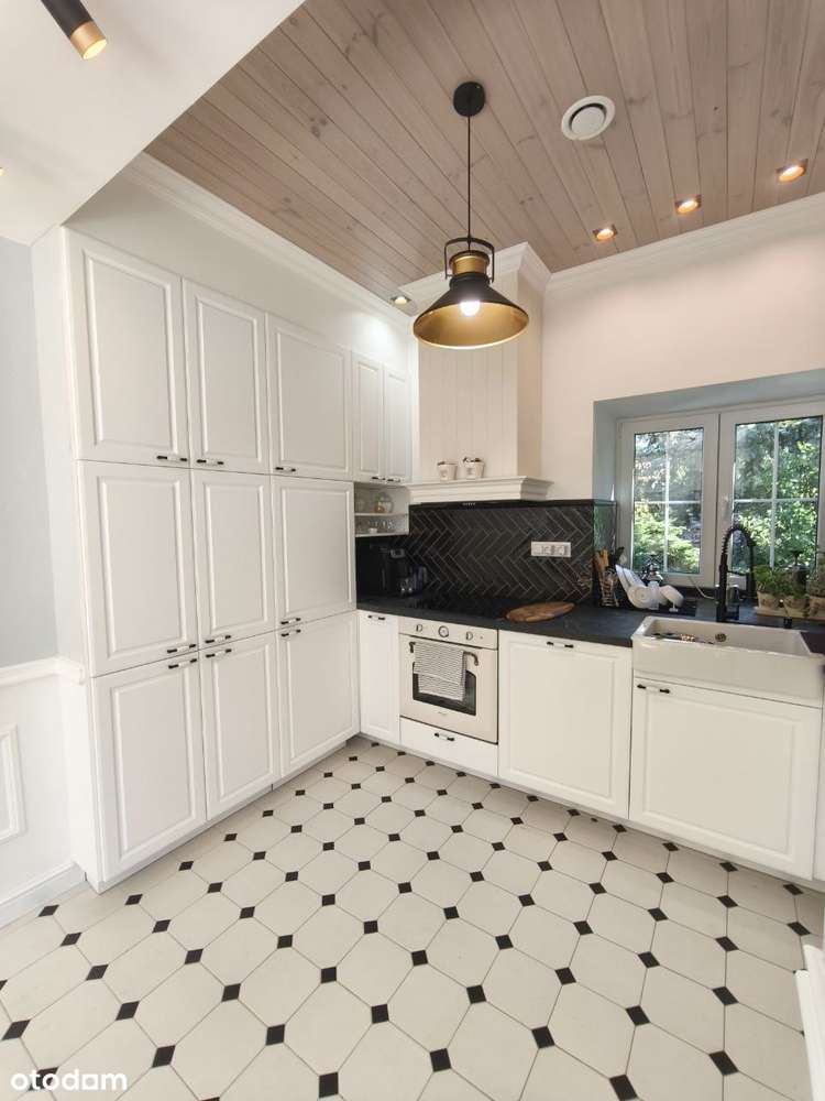 Wyjątkowy dom z ogrodem, jacuzzi i strefą relaksu 30 min od Warszawy-1