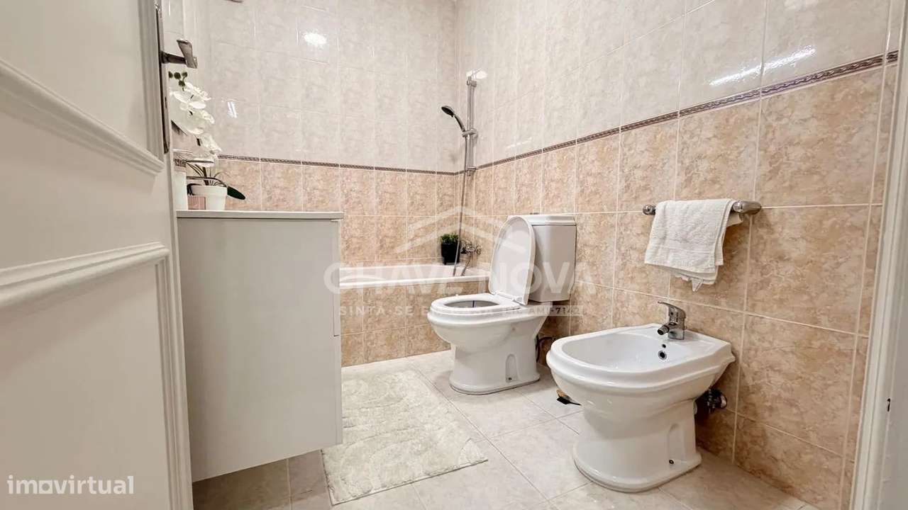 T2 c/ Garagem Box em Canelas-10