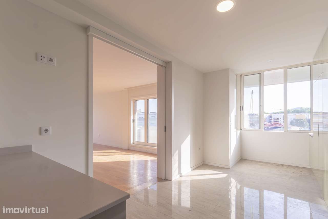 Apartamento T3, excelentes áreas 240m2 + garagem 31m2 + arrumos 4m2-21
