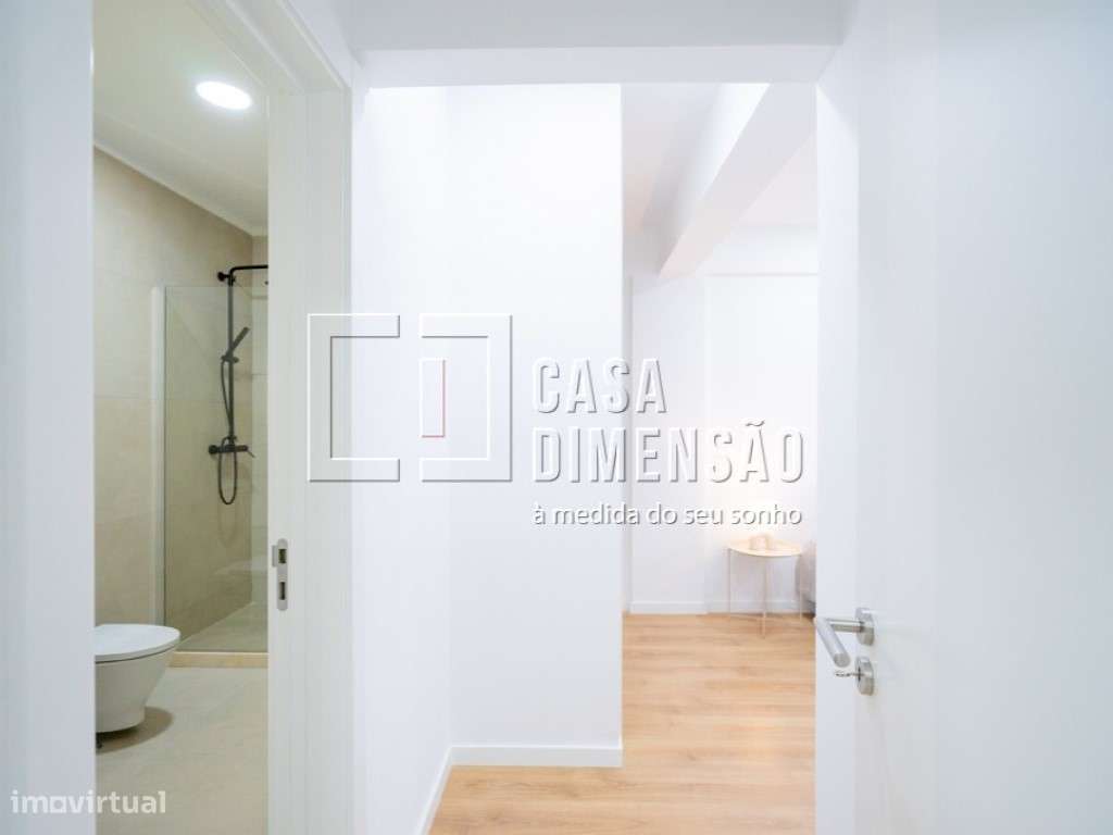 Apartamento de tipologia T3 com varanda, mobilado e equipado em Ben...-34