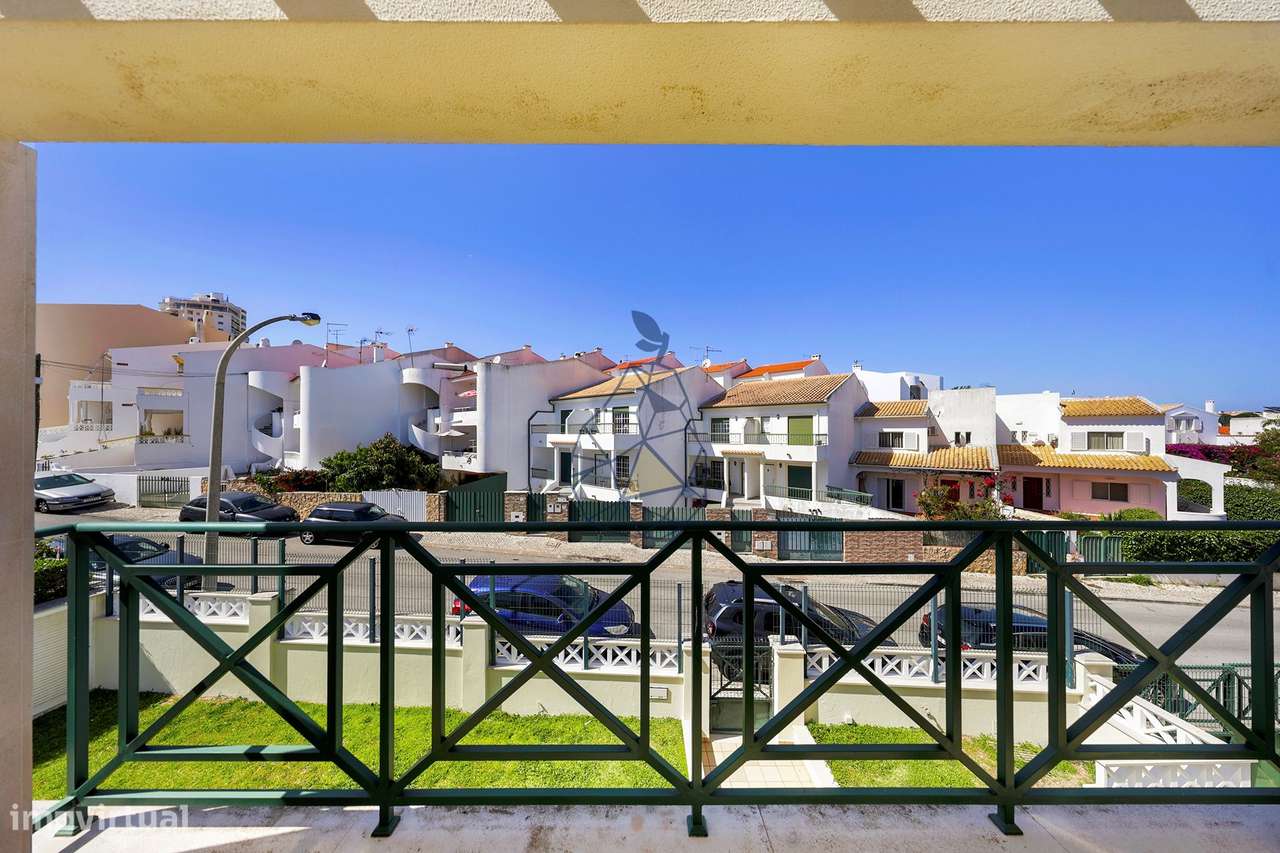 Moradia T5 com Piscina Privada, Jardim e 5 Suites em Montechoro, Albuf-32