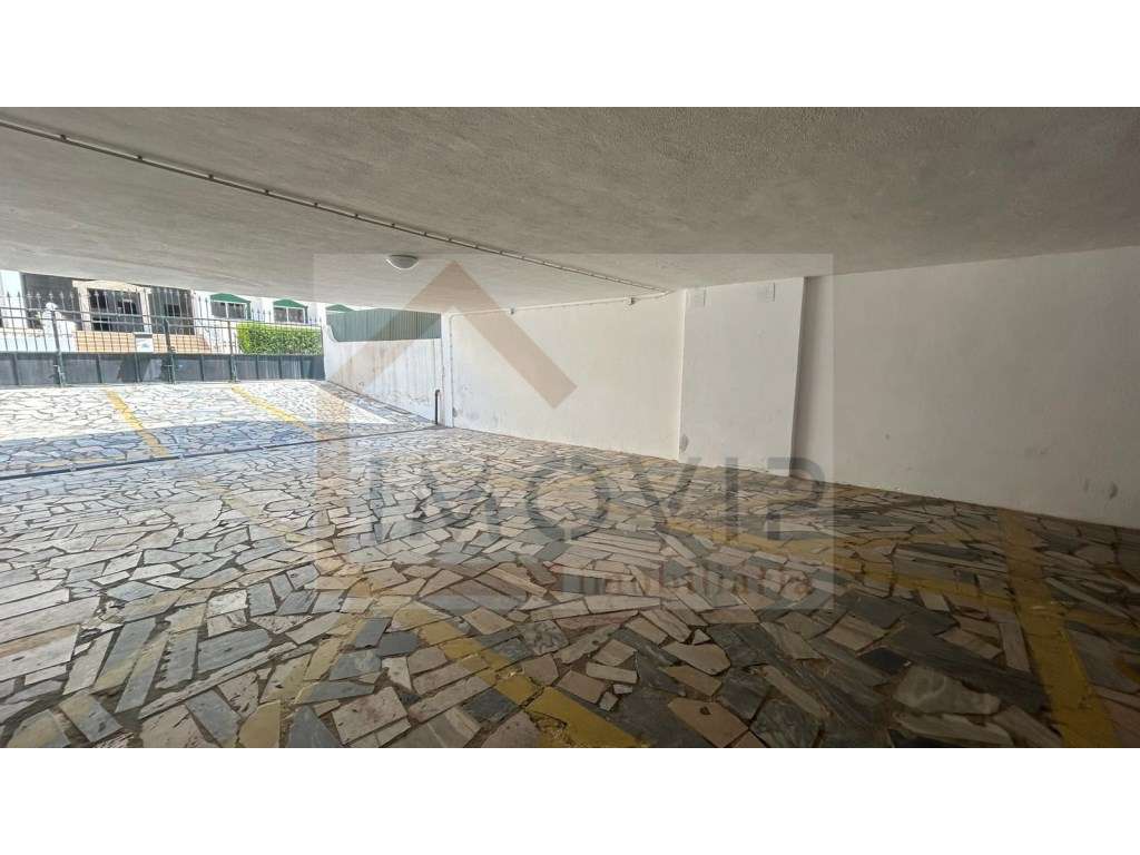 Vende-se T1 totalmente remodelado e mobilado-Monte gordo-15