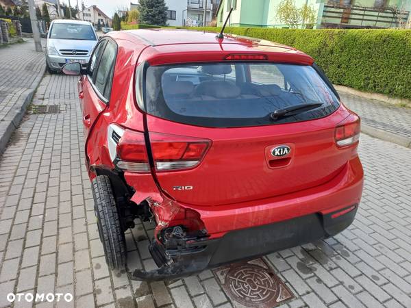 Kia Rio - 7