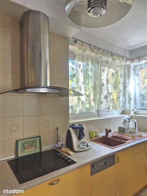 Komorów dwa domy blisko Wkd-9