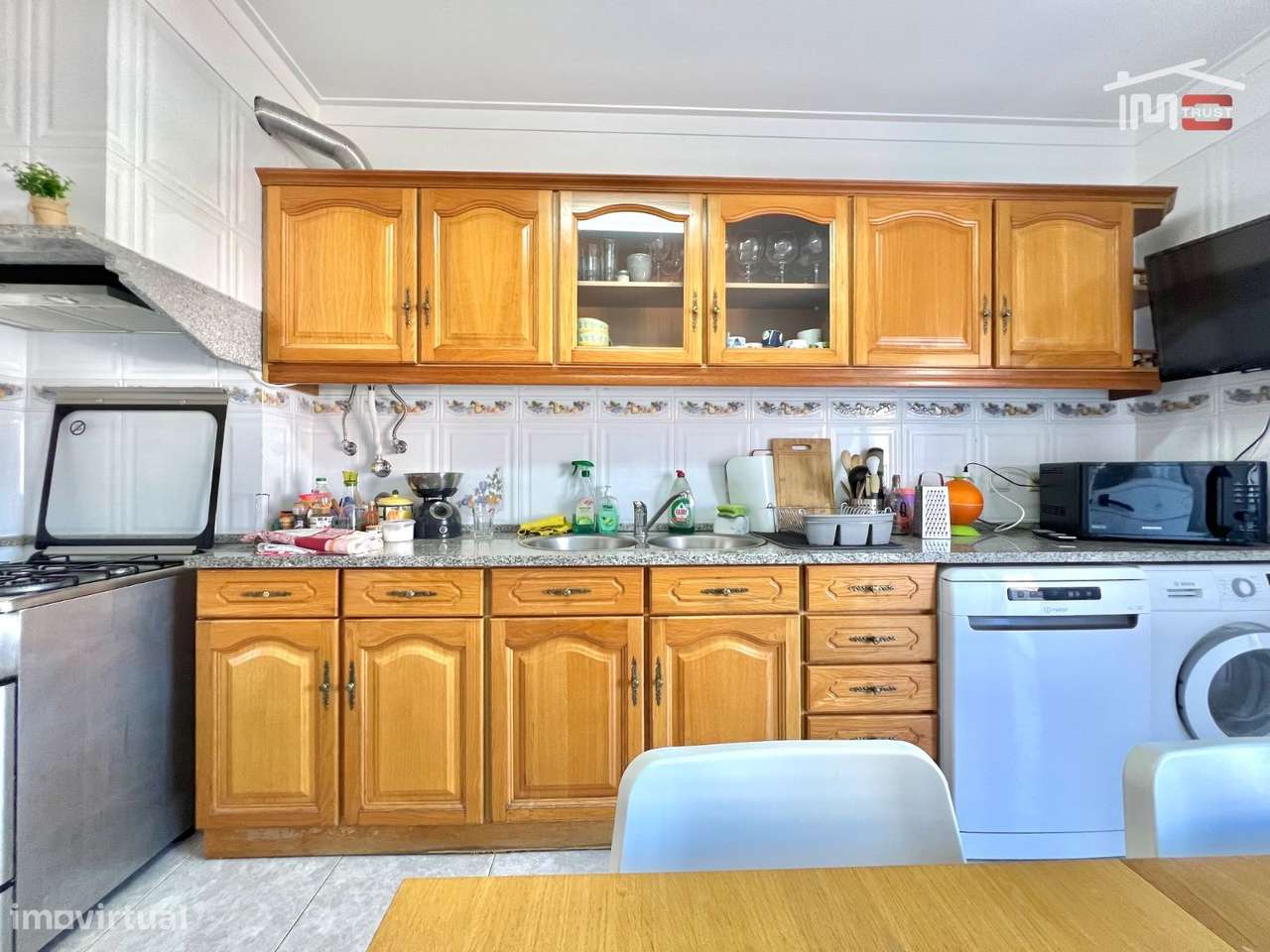 Apartamento T3 - 2ºandar, 2 Varandas, Lareira, Coz semi- Equipada, ... - Grande imagem: 4/28