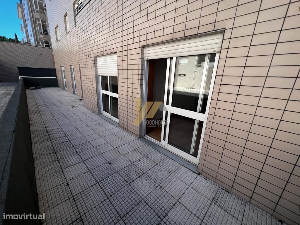 Apartamento T2 com terraço