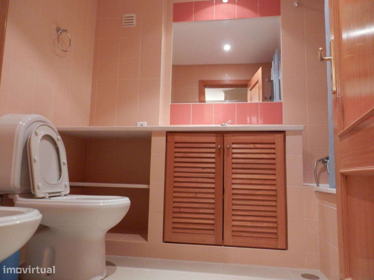 Quarto S.Carlos / Mem-Martins - Grande imagem: 5/7