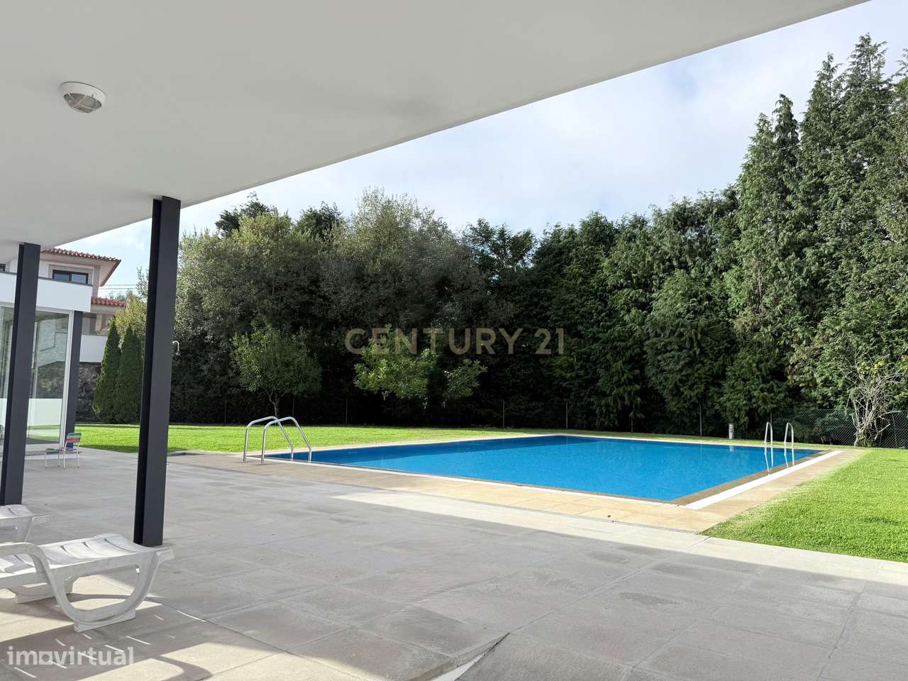 Moradia T3 com suite master, em condomínio de prestígio – Estrada Real-11