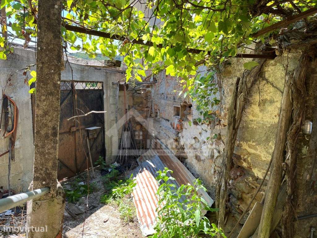 Moradias T4 e T0 em Figueiró dos Vinhos-5