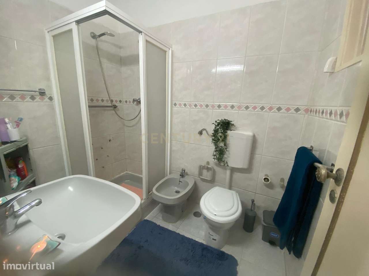Apartamento T2 com Vista Panorâmica em Barreiro-10
