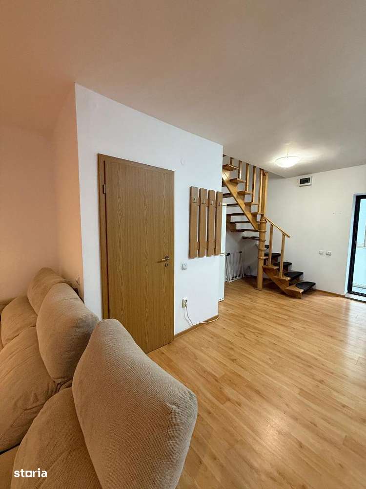 De vanzare Apartament 3 camere cu scara interioara, zona Tolstoi. - Imagine principală: 2/15