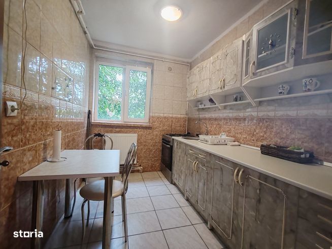 Apartament 3 camere Craiovei, etaj 2, centrala, mobilat-1