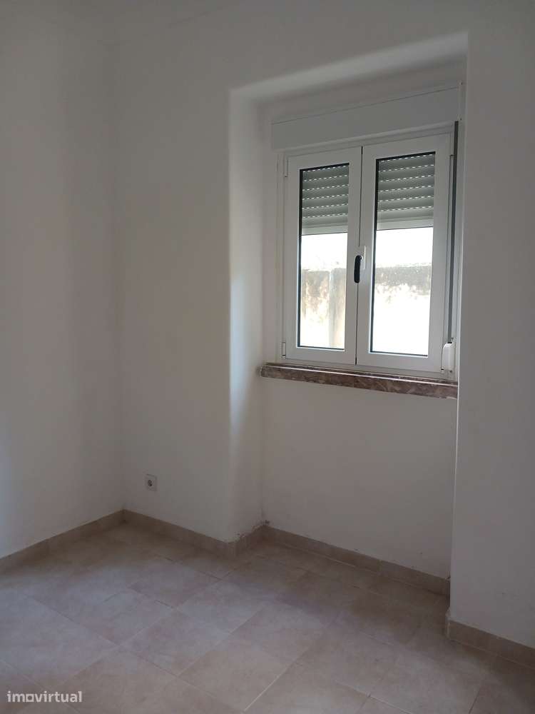 T1 renovado junto à Alameda - Ideal 1 pessoa - Grande imagem: 5/8