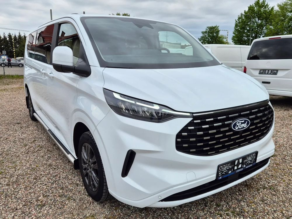 Ford Tourneo Custom 2025