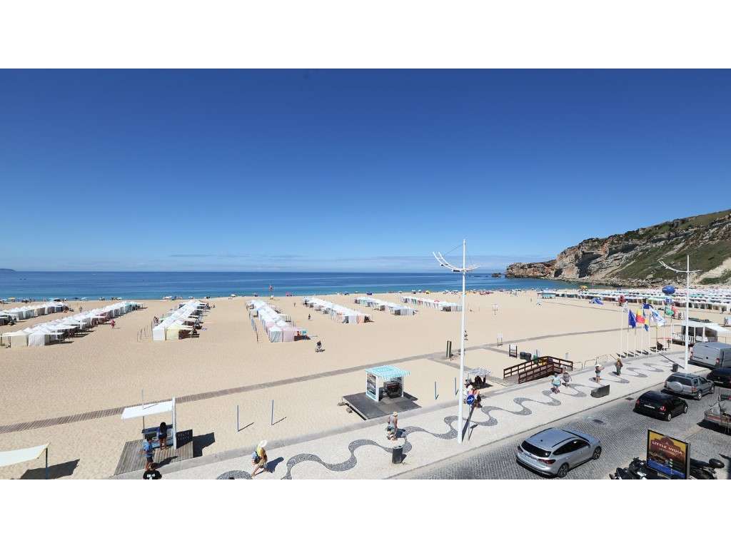 Apartamento T1 + Sotão em Primeira Linha de Mar na Nazaré-7