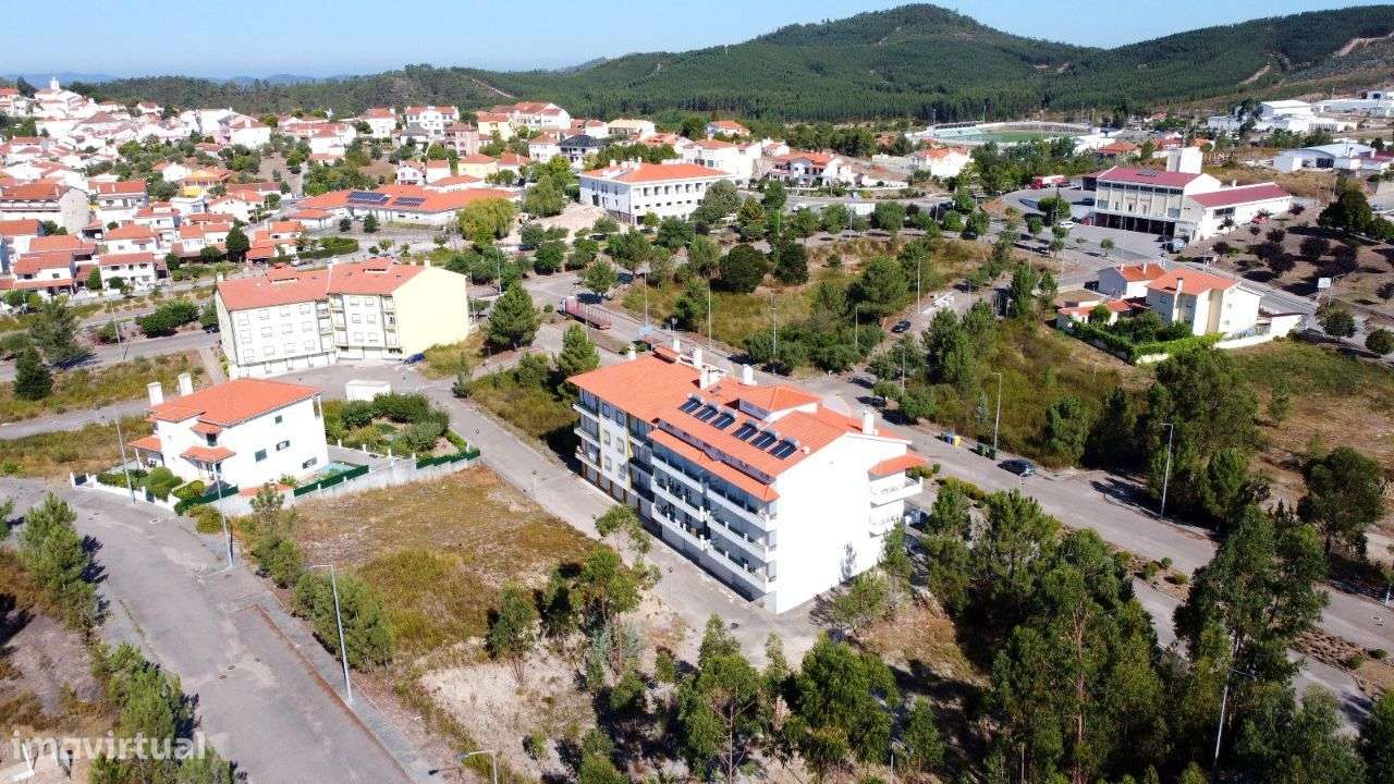 Lote de 332m2 em Vila de Rei-9