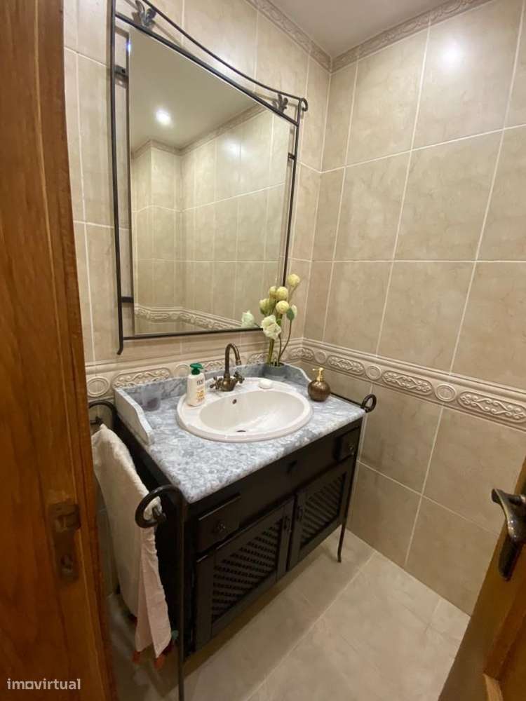 Magnífica Quinta V8 com piscina e deslumbrante vista mar. Localizada-28