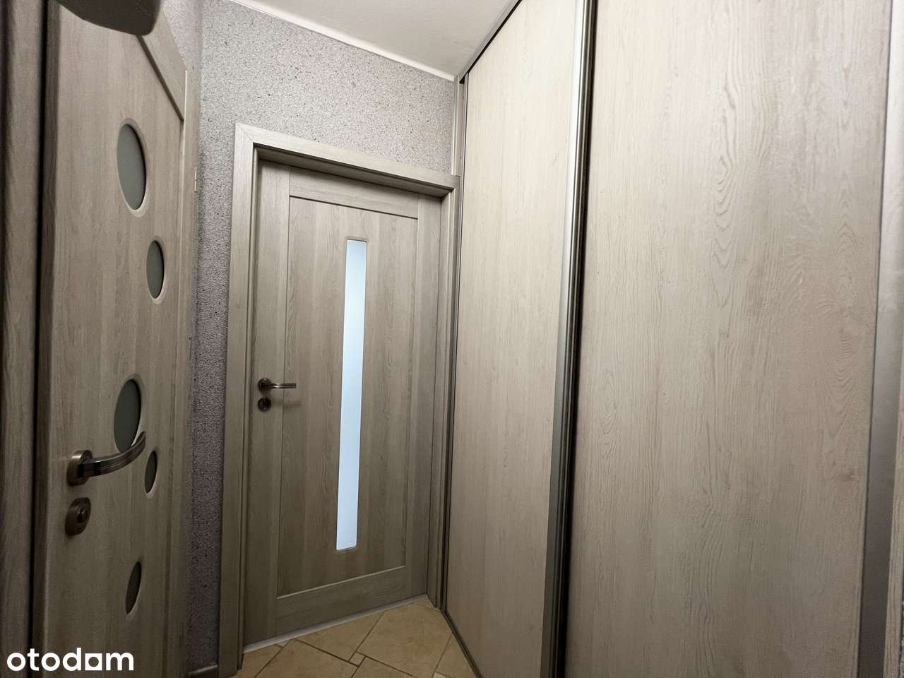 Dwustronne, jasne mieszkanie  z świetną komunikacją. Do wprowadzenia.-11