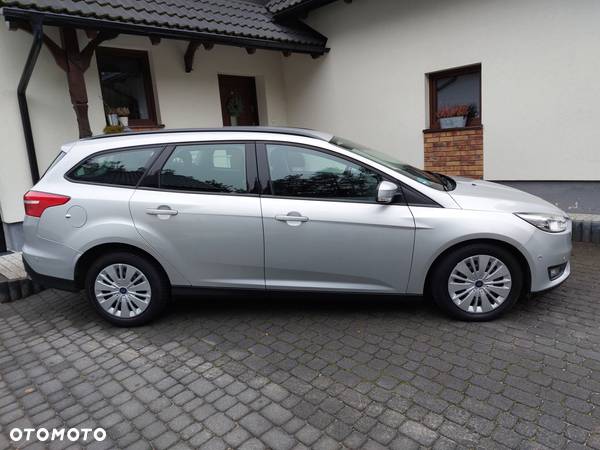 Ford Focus 1.0 EcoBoost Titanium - 32