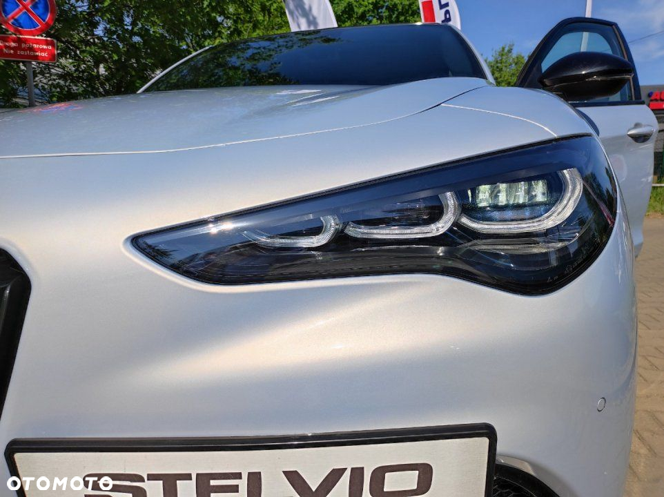 Alfa Romeo Stelvio - 22