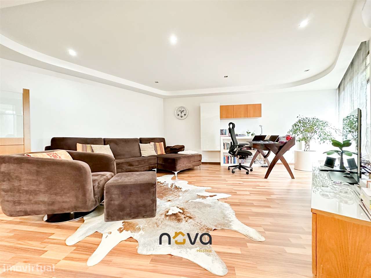 Moradia T3 no centro da cidade da Póvoa de Varzim  NOVA Imobiliária - Grande imagem: 2/27