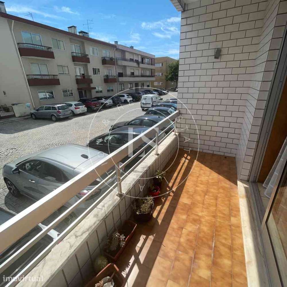 Apartamento T2 com Garagem e Arrumos | Urb. dos Altos | Cidade da Maia-29