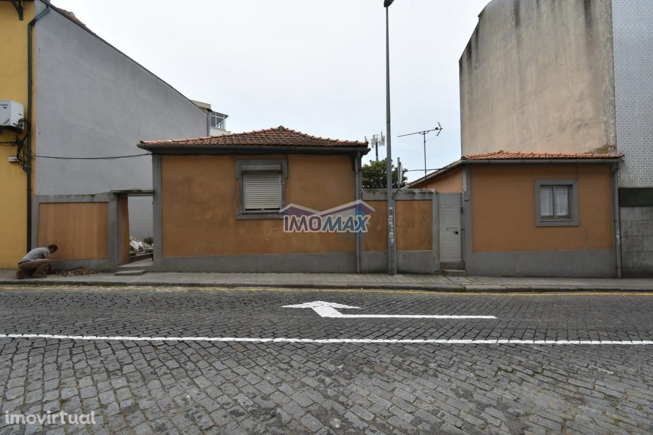 Quatro Moradias Para Restauro - Rua de Francos, Porto