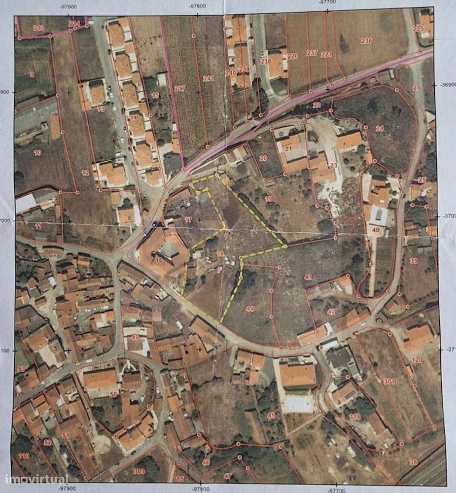 Terreno Urbano em Serra Del Rei-16