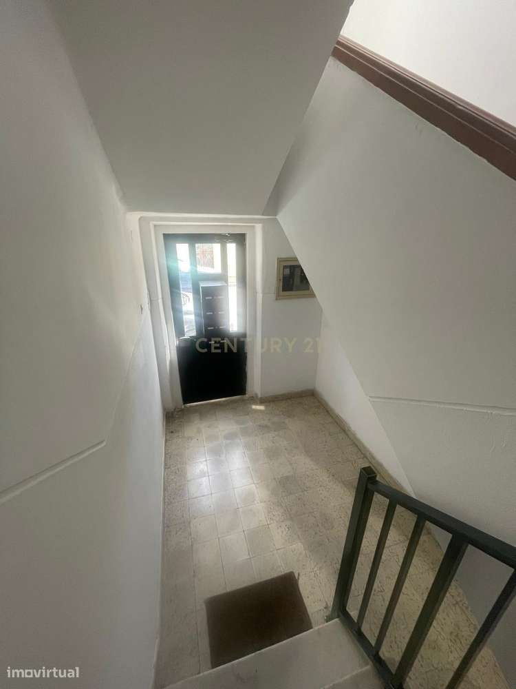 Apartamento T2 com possibilidade de utilização como T3 | Excelente loc-14