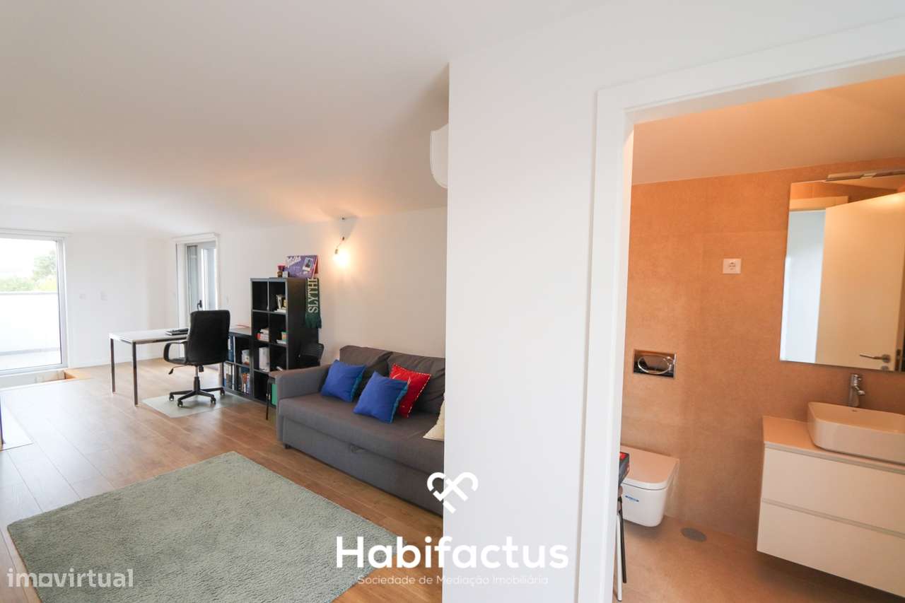 Apartamento T3+2 com Varandas e Terraço em Viseu-24