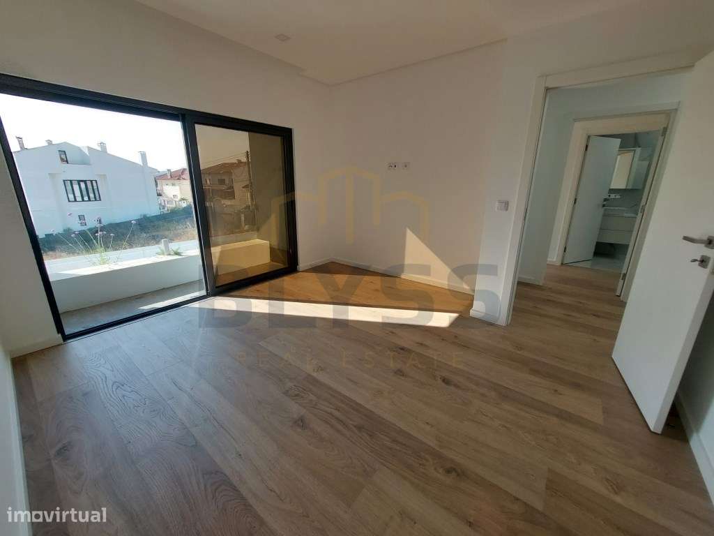 Moradias T4, em Condomínio Privado com Piscina.-19