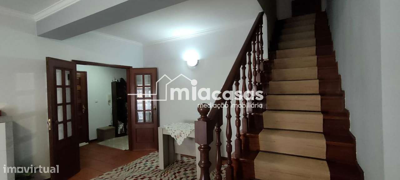 APARTAMENTO T3 DUPLEX - OIÃ-12