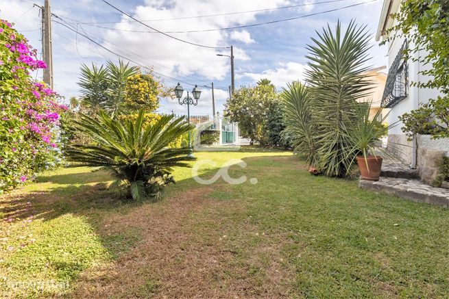 Moradia Isolada T8 em terreno de 1000 m2 em Belverde-8