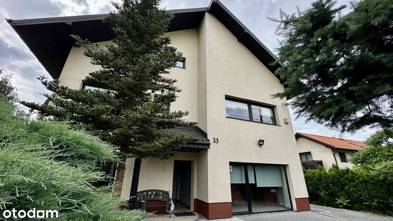 Przestronny dom z garażem i ogrodem blisko lasu-0