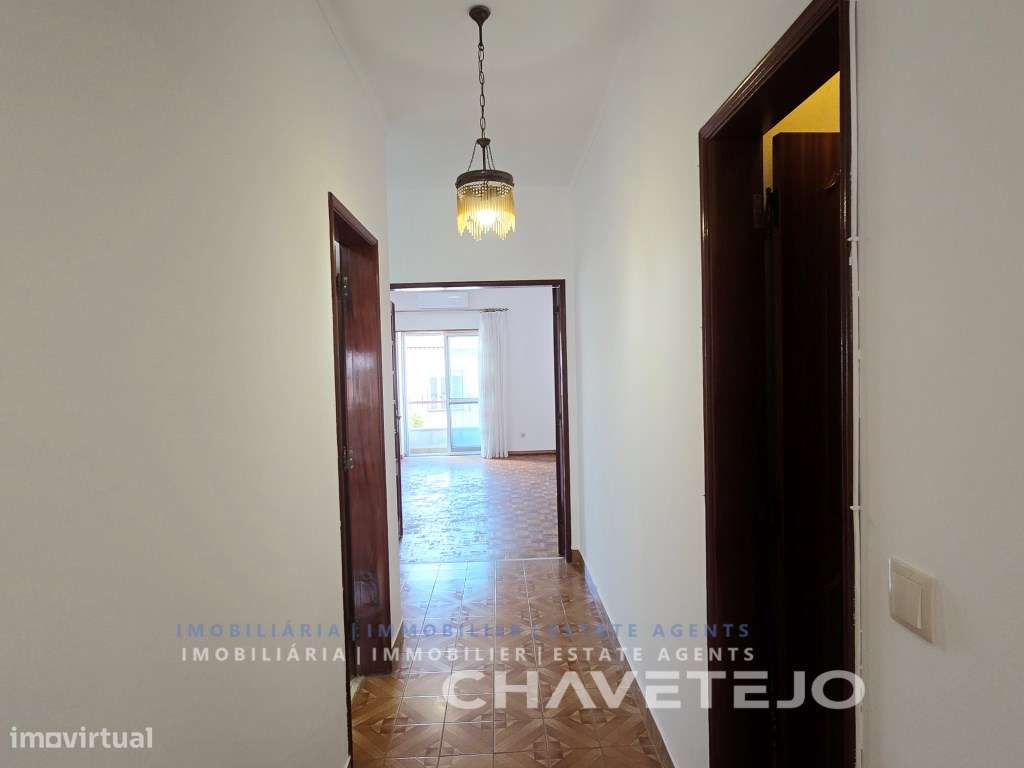 Apartamento T2 com garagem dupla e vista para o Castelo de Tomar-7
